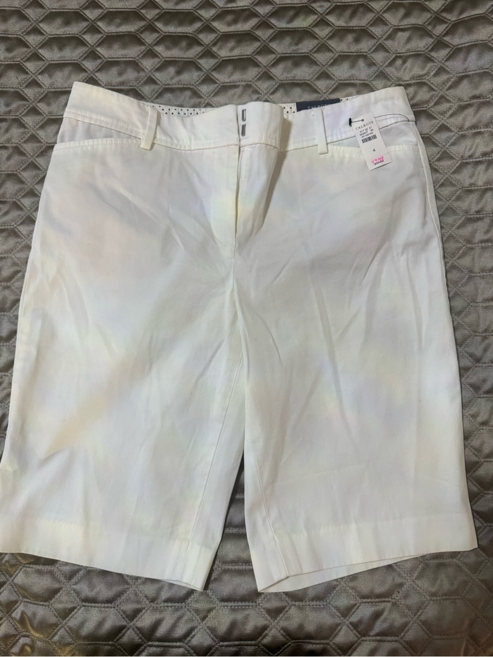Talbots perfect short 10 1/2 inches size 4
